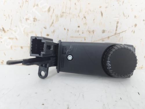 switch-renault-clio-v-b7_-2019-38962784 main image