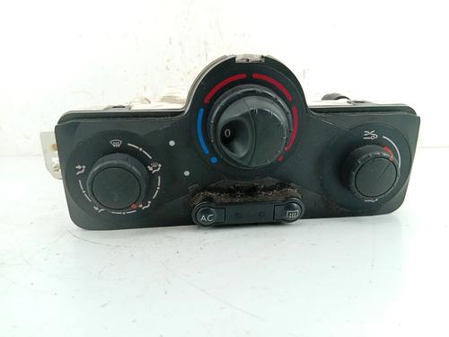 climate-control-renault-clio-iii-grandtour-kr01_-2007-39072471 main image