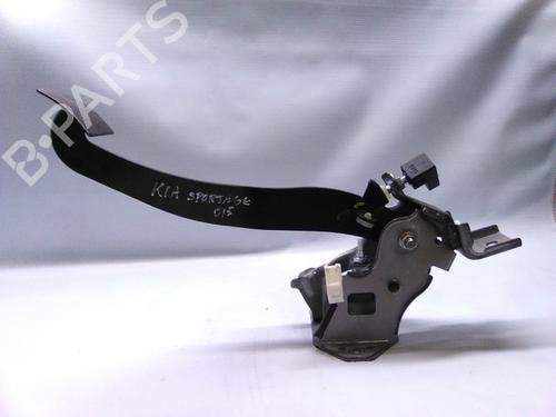 Used Clutch pedal KIA SPORTAGE III (SL) 1.7 CRDi (116 hp) 19865366
