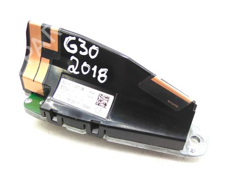 Used Antenna/Base BMW 5 (G30, F90) M 550 d xDrive (400 hp) 24645204