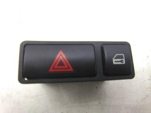 Bouton de warning BMW 3 (E46) 320 d (136 hp) 21058784