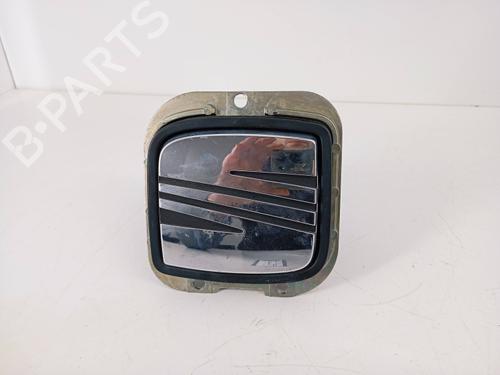 Bagagerumshåndtag SEAT LEON (1M1) 1.6 16 V (105 hp) 33047259