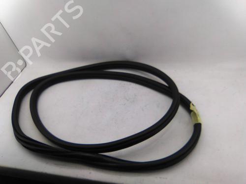 Used Rubber door seal BMW 1 (F20) 118 d (136 hp) 24371121