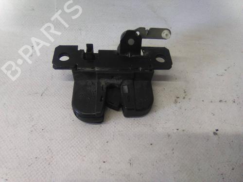 Used Tailgate lock VW PASSAT B3/B4 (3A2, 35I) 1.9 TDI (90 hp) 19822001