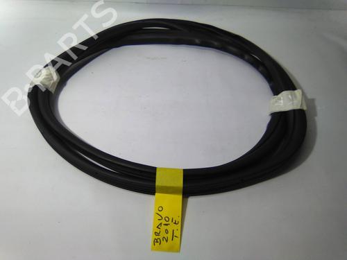 Gummiliste Gummiliste FIAT BRAVO II (198_) 1.4 (198AXA1B) (90 hp) 19867501 19867501