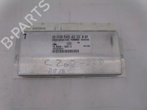 Used ABS pump MERCEDES-BENZ C-CLASS (W202) C 220 D (202.121) (95 hp) 19843642