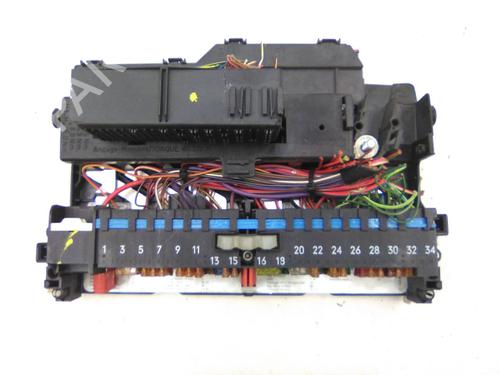 Used Fuse box BMW 3 (E46) 320 d (150 hp) 19844239