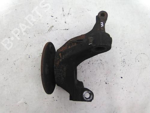 Left front steering knuckle MERCEDES-BENZ VITO Bus (W638) 110 TD 2.3 (638.174) | BP19826208M25 