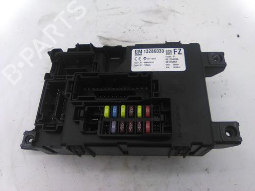 Used Fuse box OPEL CORSA D (S07) 1.3 CDTI (L08, L68) (90 hp) 19839021