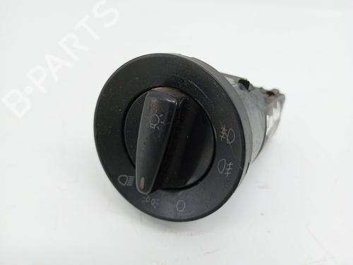 Used Headlight switch VW BORA I (1J2) 1.9 TDI (90 hp) 32430065
