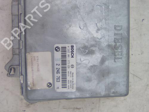 Used Engine control unit (ECU) BMW 5 (E39) 525 tds (143 hp) 19843327