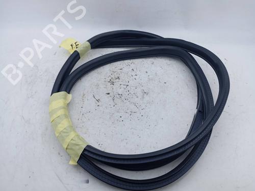 Used Rubber door seal NISSAN JUKE (F15) 1.5 dCi (110 hp) 19842488