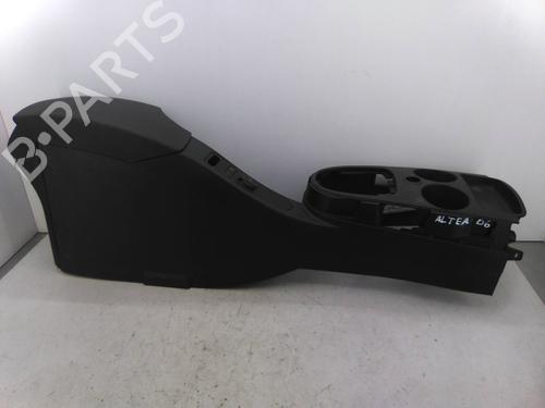 Used Armrest / Center console SEAT ALTEA (5P1) 1.9 TDI (105 hp) 19872129