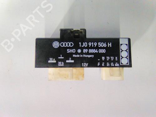 Used Engine control unit (ECU) VW POLO III (6N1) 64 1.9 D (64 hp) 22935772