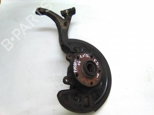 Used Right front steering knuckle VW PASSAT B5.5 (3B3) 1.9 TDI (101 hp) 22935924