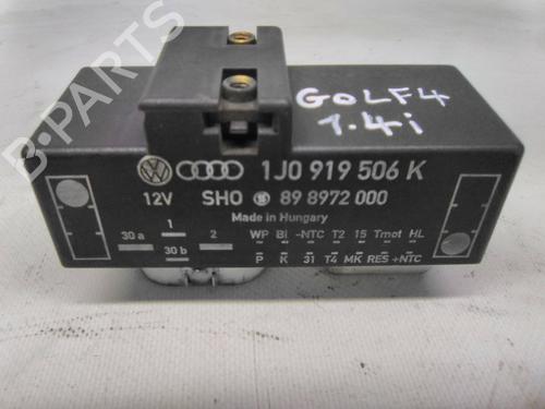 Used Engine control unit (ECU) VW GOLF IV (1J1) 1.4 16V (75 hp) 19865145