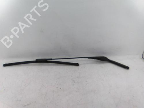 Used Front windshield wiper arm BMW 1 (E87) 118 d (122 hp) 19825777