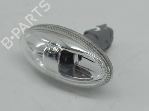 Indicatore laterale destro PEUGEOT 206 Hatchback (2A/C) 1.1 i (60 hp) 31668022