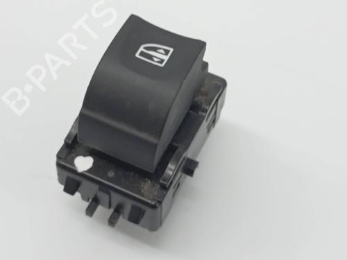 Used Switch RENAULT LAGUNA III (BT0/1) 2.0 dCi (BT07, BT0J, BT14, BT1A, BT1S) (131 hp) 30642358