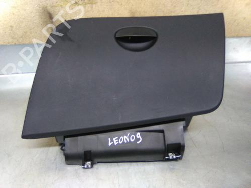Used Glove box SEAT LEON (1P1) 1.4 16V (86 hp) 19854682