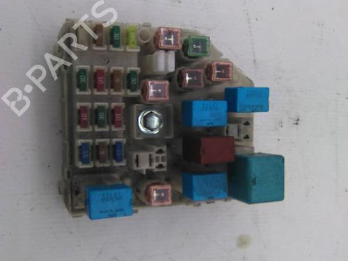 Used Fuse box TOYOTA RAV 4 II (_A2_) 2.0 4WD (ACA21, ACA20) (150 hp) 19831635
