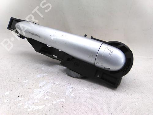 Used Front left exterior door handle RENAULT LAGUNA III (BT0/1) 2.0 dCi (BT07, BT0J, BT14, BT1A, BT1S) (131 hp) 30488066