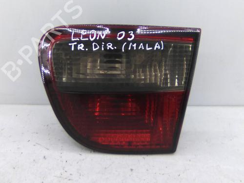 Feu de coffre droit SEAT LEON (1M1) 1.9 TDI (150 hp) 19828243