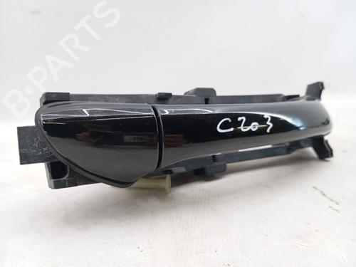 Używane Klamka zewnętrzna drzwi tylnych prawych MERCEDES-BENZ C-CLASS (W203) C 220 CDI (203.006) (136 hp) 25127067