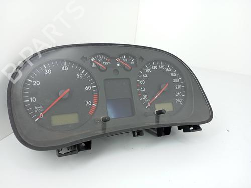 Używane Zestaw wskaźników / Licznik VW GOLF IV (1J1) 1.6 (100 hp) 30883393