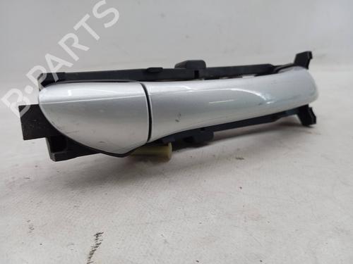 Używane Klamka zewnętrzna drzwi przednich prawych MERCEDES-BENZ C-CLASS (W203) C 220 CDI (203.006) (136 hp) 25127064