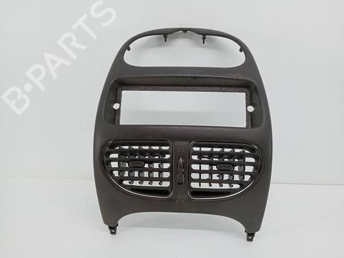 Rejilla aireadora PEUGEOT 206 Hatchback (2A/C) 1.1 i (60 hp) 31323032