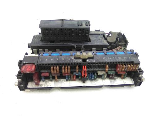 Used Fuse box BMW 3 (E46) 320 d (129 hp) 19833297