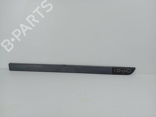 Used Door moulding trim RENAULT MEGANE II (BM0/1_, CM0/1_) 1.9 dCi (115 hp) 32305199