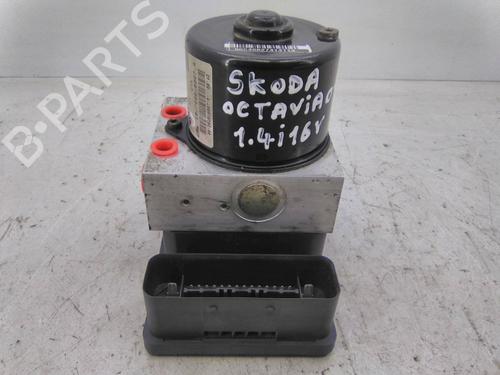 Used ABS pump SKODA OCTAVIA I Combi (1U5) 1.4 16V (75 hp) 19827107
