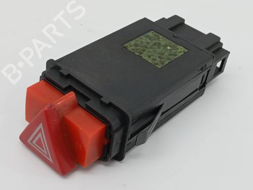 Pulsante luci di emergenza AUDI A3 (8L1) 1.6 (102 hp) 31139939