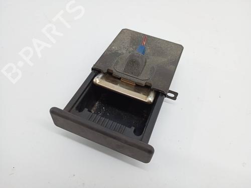 Cinzeiro MAZDA 323 F VI Hatchback (BJ) 1.5 16V (BJ5W) (88 hp) 31255486