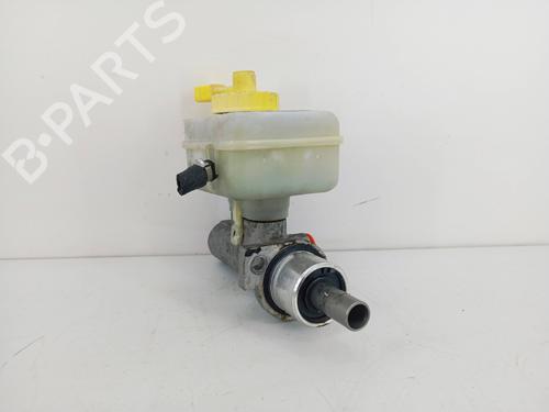Used Brake master cylinder VW GOLF IV (1J1) 1.4 16V (75 hp) 33211550