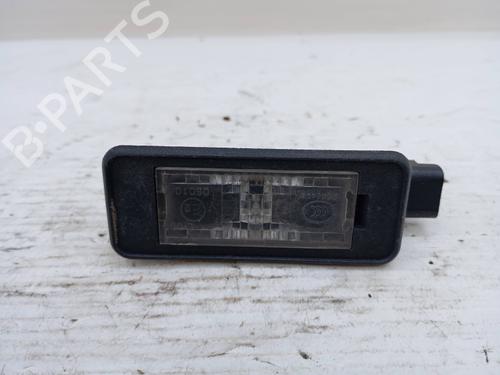 Éclairage de plaque d'immatriculation PEUGEOT 2008 I (CU_) 1.2 VTi (82 hp) 31256512