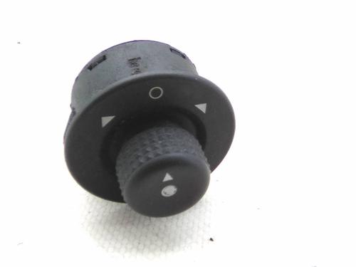 Used Switch RENAULT LAGUNA III (BT0/1) 2.0 dCi (BT07, BT0J, BT14, BT1A, BT1S) (131 hp) 27544920