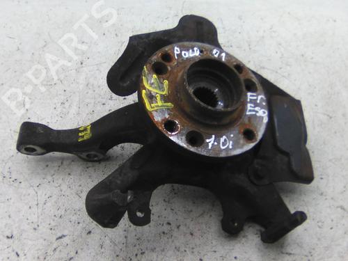 Used Left front steering knuckle VW POLO III (6N1) 50 1.0 (50 hp) 19840450