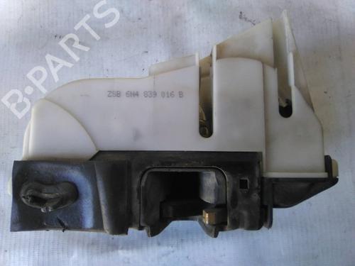 Vergrendeling rechts achter VW POLO III (6N1) 1.7 SDI (57 hp) 19833099