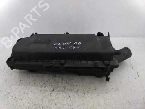 Used Air filter box SEAT LEON (1M1) 1.4 16V (75 hp) 19821494