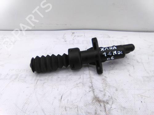 Used Clutch slave cylinder Clutch slave cylinder CITROËN XSARA PICASSO (N68) 1.6 HDi (109 hp) 19826555 19826555