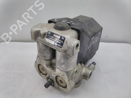 Used ABS pump MERCEDES-BENZ C-CLASS (W202) C 220 (202.022) (150 hp) 19843967