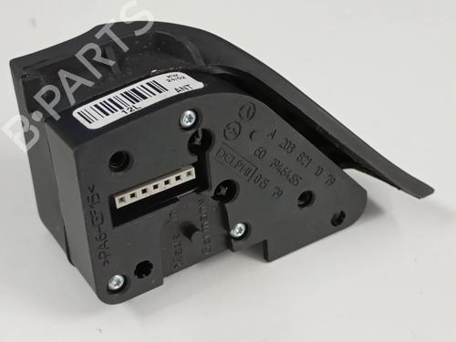 Steering wheel controls MERCEDES-BENZ C-CLASS (W203) C 220 CDI (203.006) | BP32390770E15