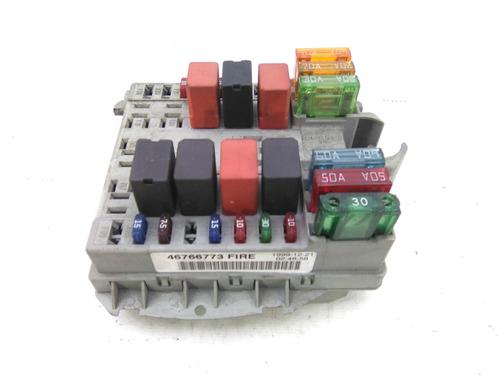 Used Fuse box FIAT PUNTO (188_) 1.2 16V 80 (188.233, .235, .253, .255, .333, .353, .639,... (80 hp) 19826523