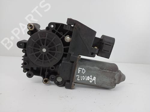 Motore alzacristalli anteriore destro AUDI A4 B5 (8D2) 1.9 TDI (75 hp) 32189823