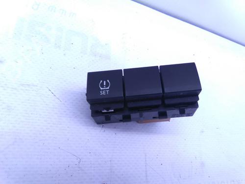 Used Switch PEUGEOT 208 I (CA_, CC_) 1.4 HDi (68 hp) 22952417