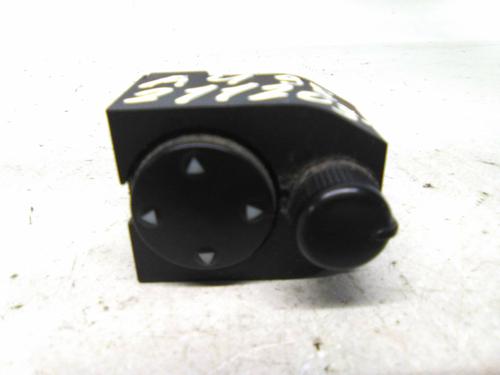 Commutateur AUDI A4 B5 (8D2) 1.9 TDI (75 hp) 19817570