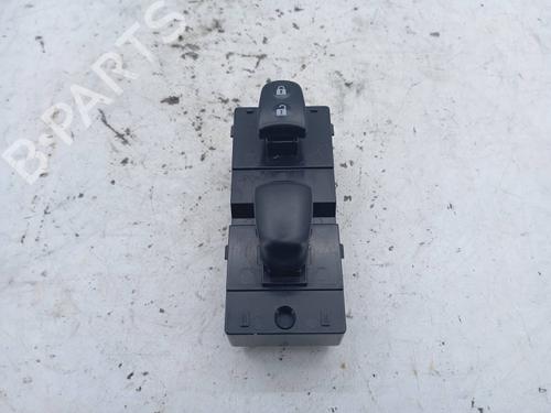 Used Right front window switch NISSAN JUKE (F15) 1.5 dCi (110 hp) 19842396